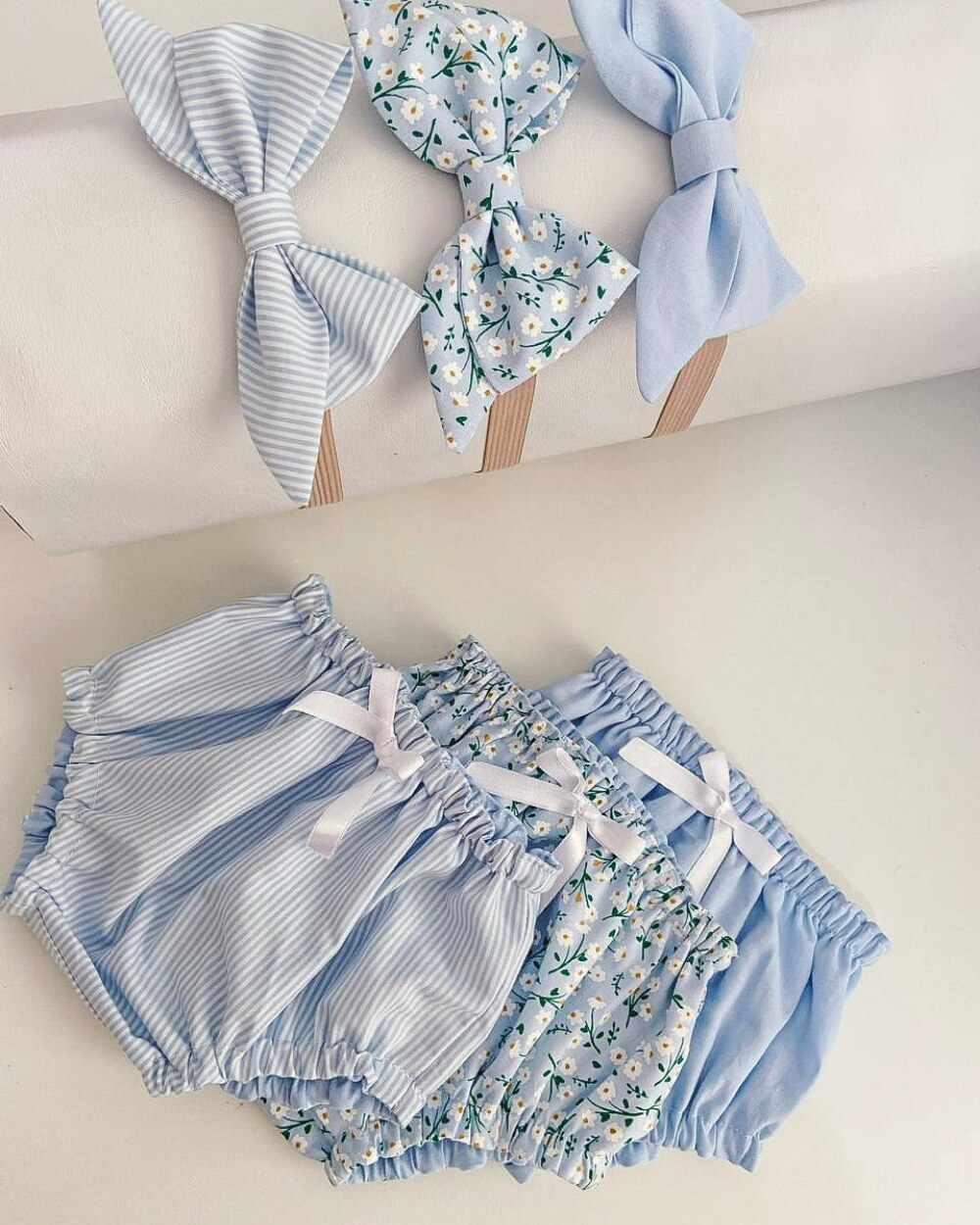 Tiaras e Tapa-Fraldas Azul Bebê